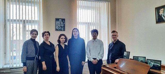 студенты на конкурсе