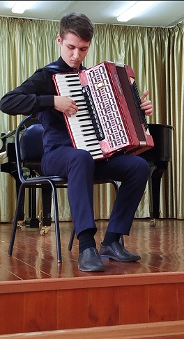 игра на баяне